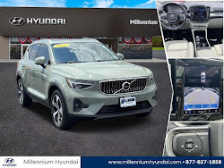2023 Volvo XC40 B5 Plus Bright Theme